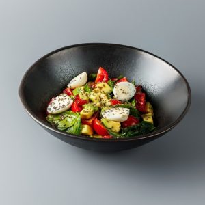 Салат с авокадо и семенами чиа