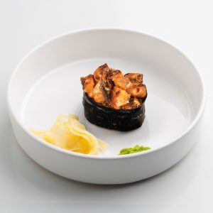 Гункан с острым угрём