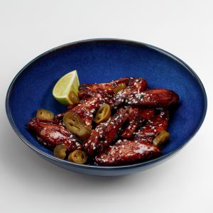 Острые куриные крылышки в медовой глазури