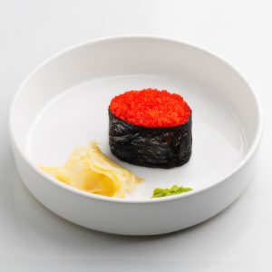 Гункан с икрой тобико