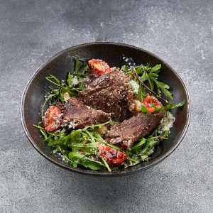 Салат с баклажанами и сыром страчателла