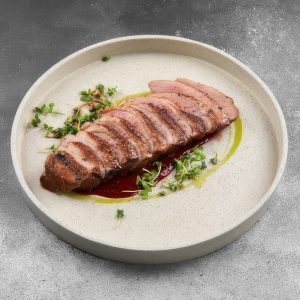 Утиная грудка с вишневым соусом