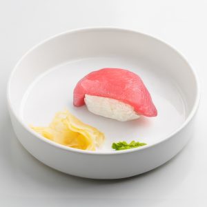 Нигири суши с тунцом