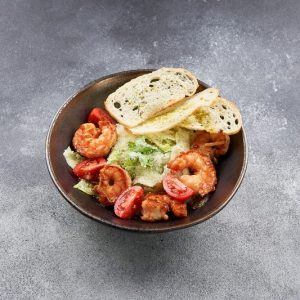 Салат Цезарь с креветками