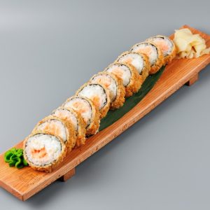 Ролл Темпура с лососем и сливочным сыром