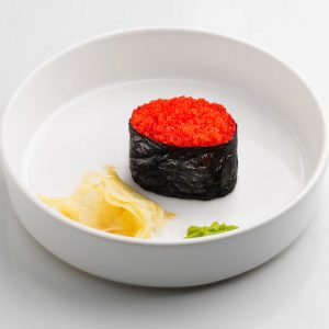 Гункан с икрой тобико